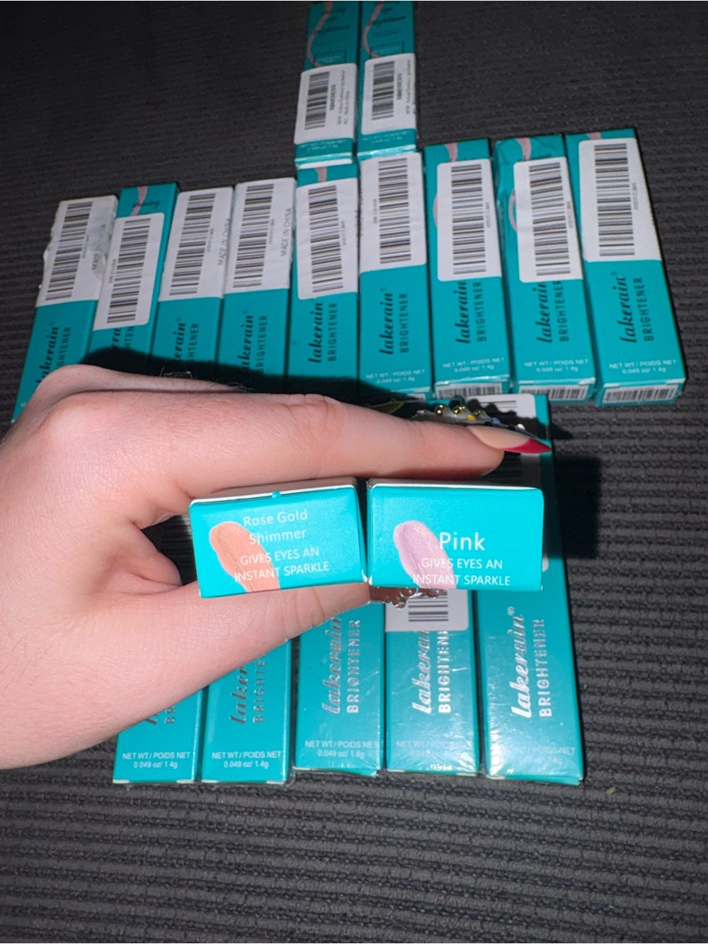 Bundle of 18 Lakerain Eye Brightener